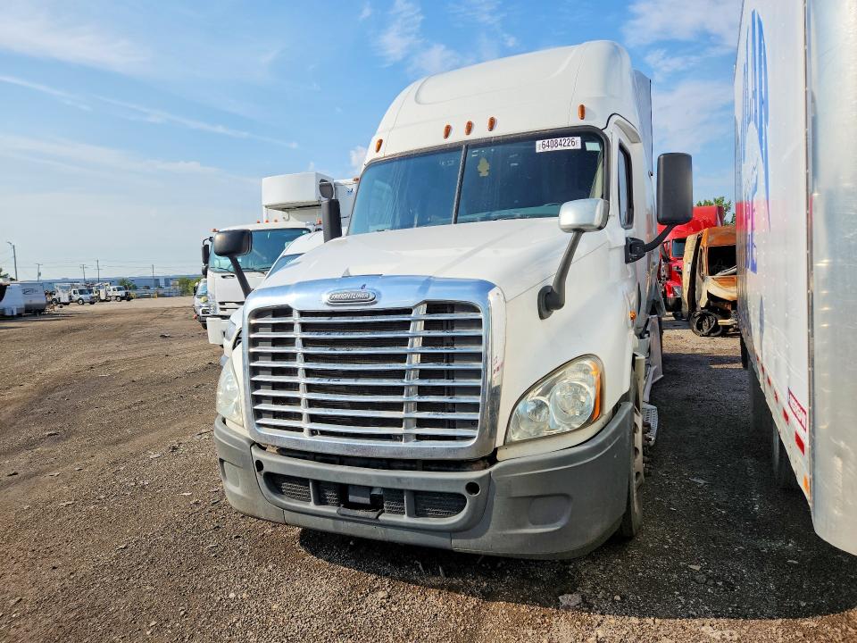 Auction sale of the 2018 Freightliner Cascadia 125, vin: 3AKJGLDR5JSJH8828, lot number: 64084226