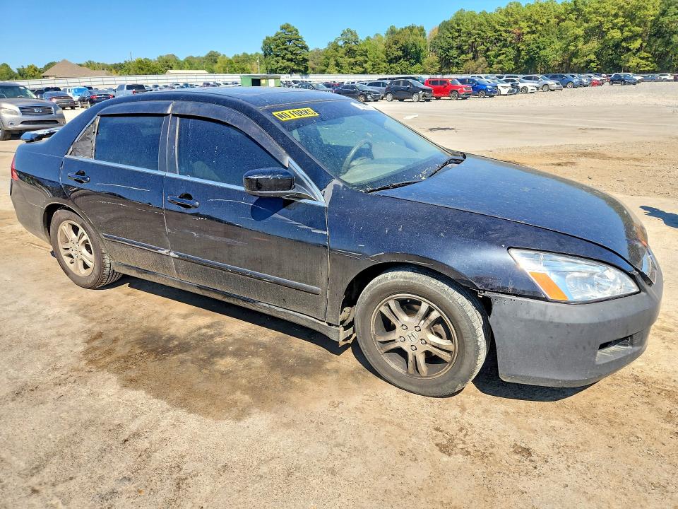 Продажа на аукционе авто 2007 Honda Accord, vin: 1HGCM56717A137229, номер лота: 70636996