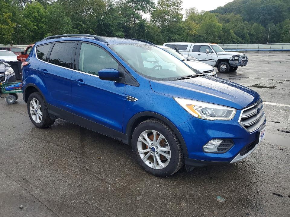 2017 Ford Escape მანქანა იყიდება აუქციონზე, vin: 1FMCU9GD3HUE89492, აუქციონის ნომერი: 67831816