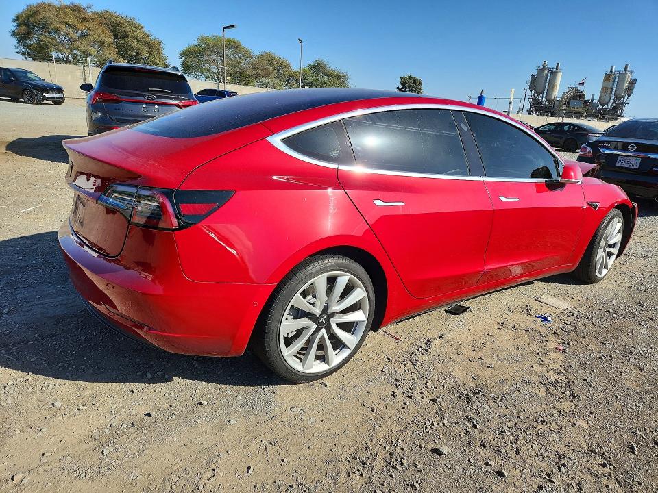2018 Tesla Model 3 მანქანა იყიდება აუქციონზე, vin: 5YJ3E1EA5JF155054, აუქციონის ნომერი: 70847276