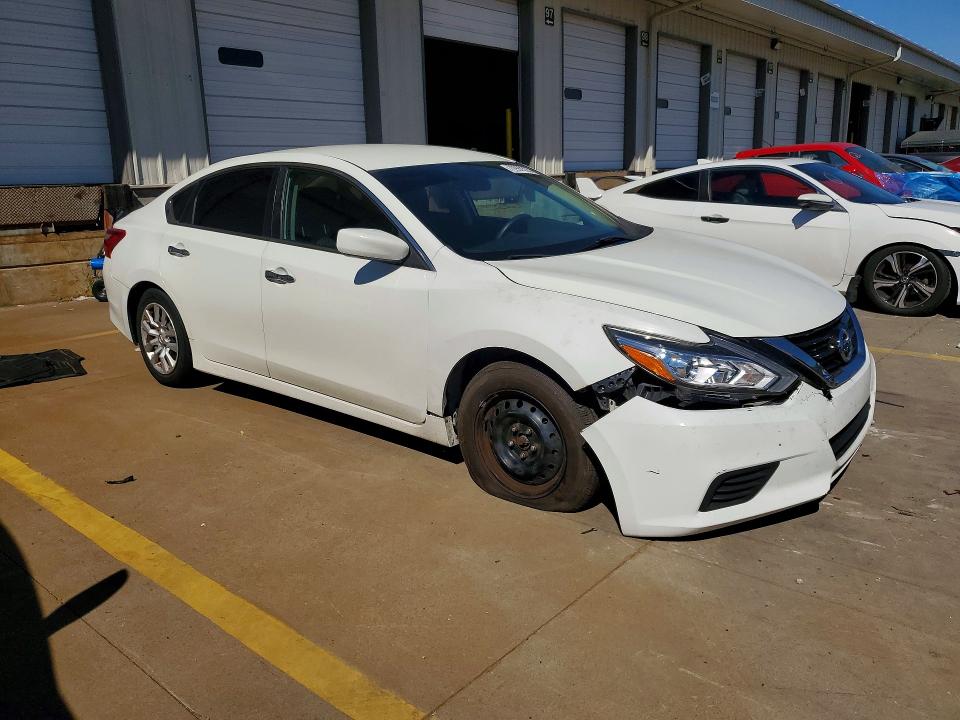 Продажа на аукционе авто 2017 Nissan Altima, vin: 1N4AL3AP4HC110543, номер лота: 70992326