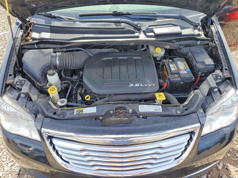 2015 Chrysler Town & Country მანქანა იყიდება აუქციონზე, vin: 2C4RC1BG8FR710941, აუქციონის ნომერი: 69723816