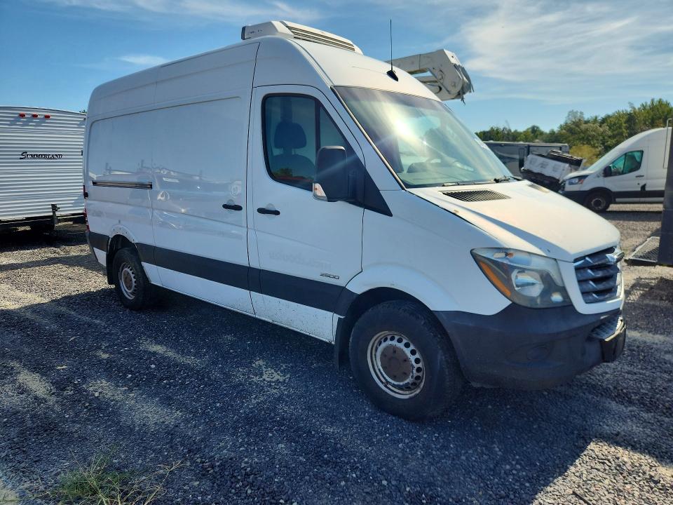 2015 Freightliner Sprinter მანქანა იყიდება აუქციონზე, vin: WDYPE7CC5F5973907, აუქციონის ნომერი: 68492686