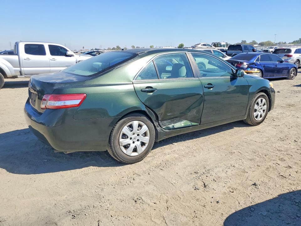 68595086 :رقم المزاد ، 4T1BF3EK2BU591782 vin ، 2011 Toyota Camry مزاد بيع