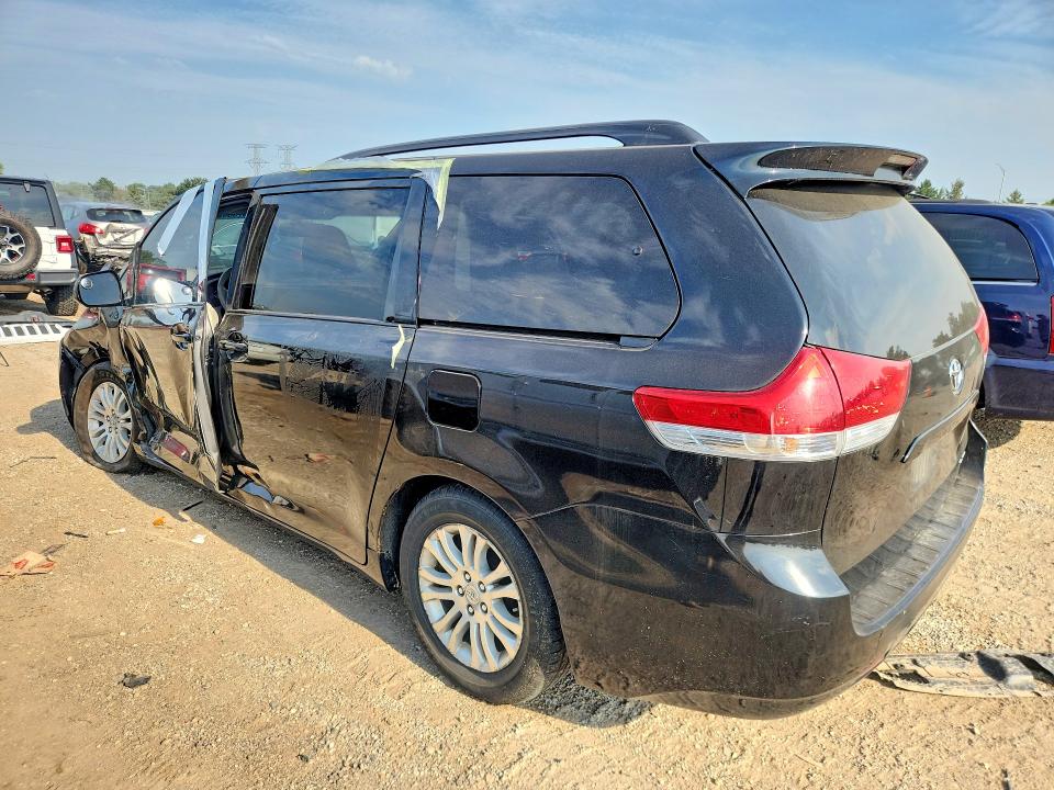 67353286 :رقم المزاد ، 5TDYK3DC9BS154273 vin ، 2011 Toyota Sienna مزاد بيع