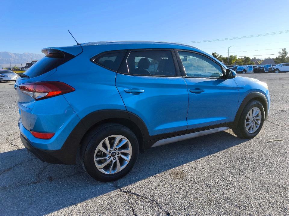 2017 Hyundai Tucson მანქანა იყიდება აუქციონზე, vin: KM8J33A4XHU596006, აუქციონის ნომერი: 64261496