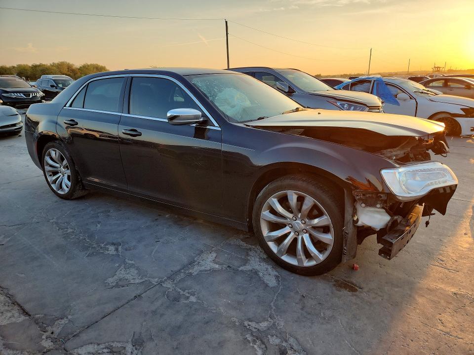 69334346 :رقم المزاد ، 2C3CCAAG9KH661180 vin ، 2019 Chrysler 300 مزاد بيع