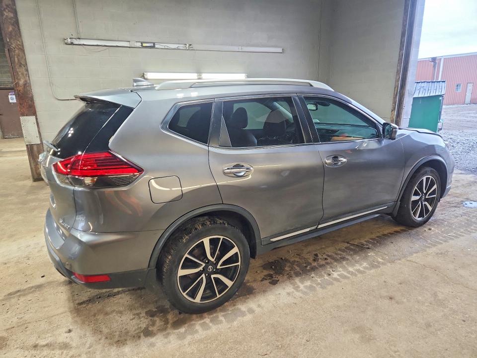 67619586 :رقم المزاد ، 5N1AT2MVXHC741727 vin ، 2017 Nissan Rogue مزاد بيع