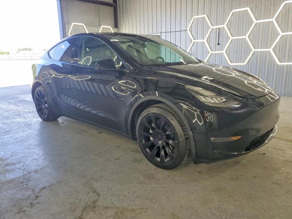 69554486 :رقم المزاد ، 7SAYGAEE8PF584543 vin ، 2023 Tesla Model Y مزاد بيع