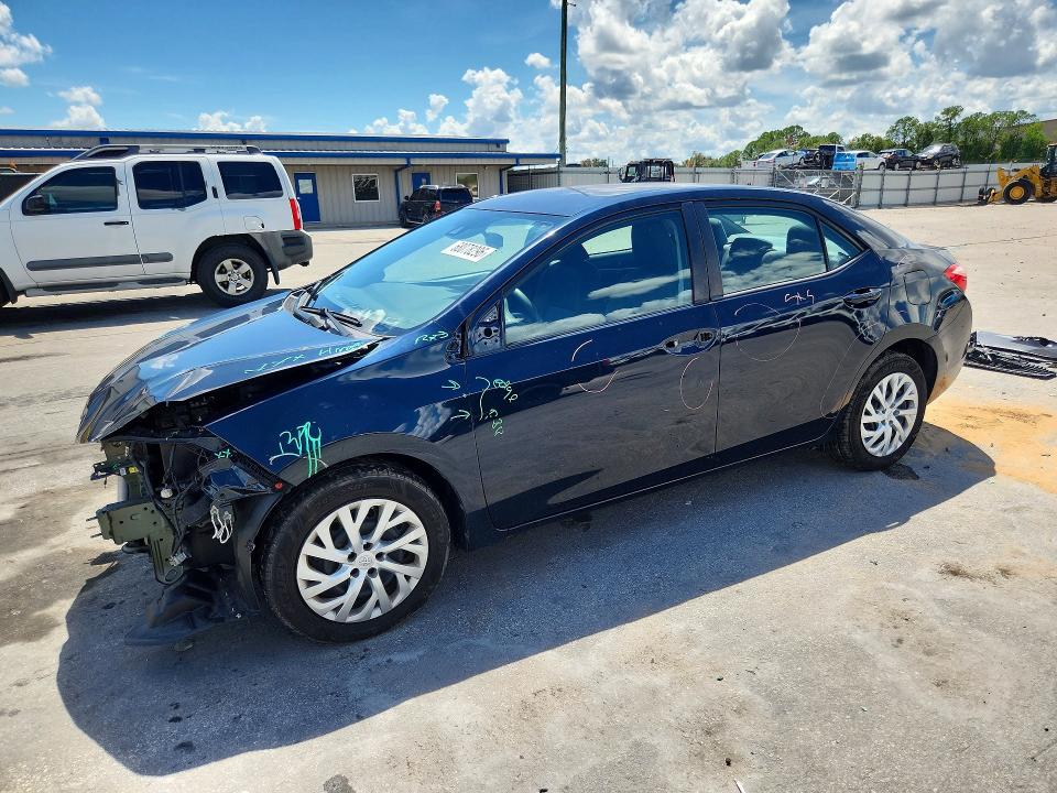 2017 Toyota Corolla მანქანა იყიდება აუქციონზე, vin: 5YFBURHE1HP726632, აუქციონის ნომერი: 68078296