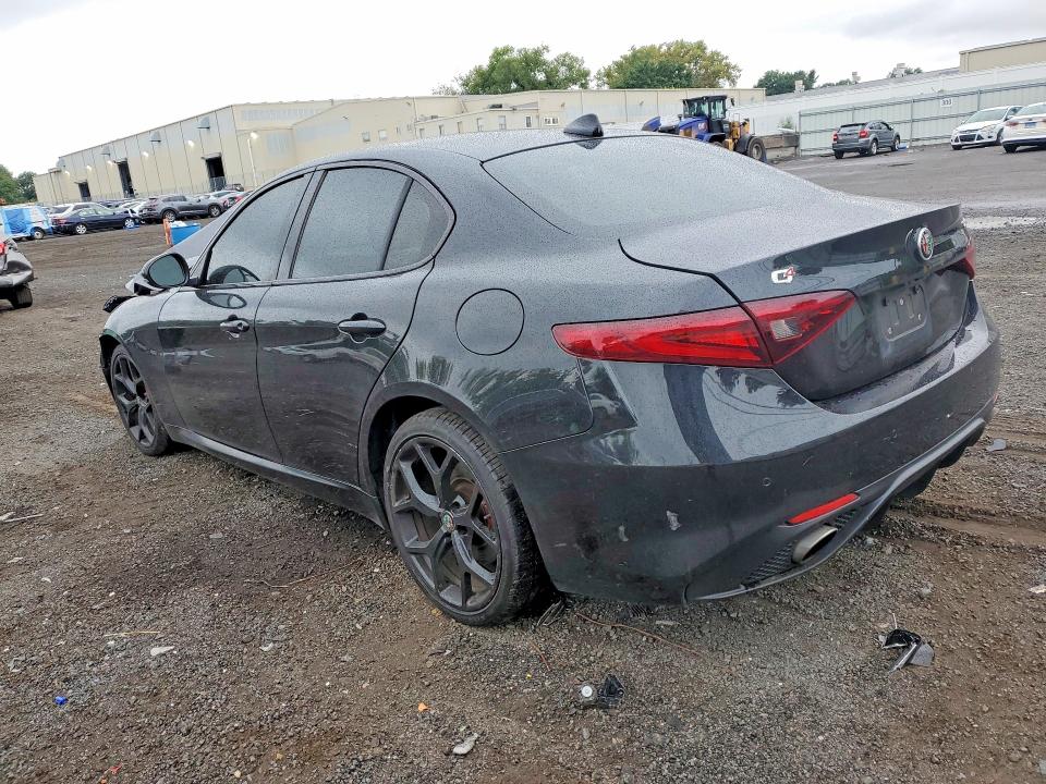 67094426 :رقم المزاد ، ZARFAEEN3J7597622 vin ، 2018 Alfa Romeo Giulia مزاد بيع