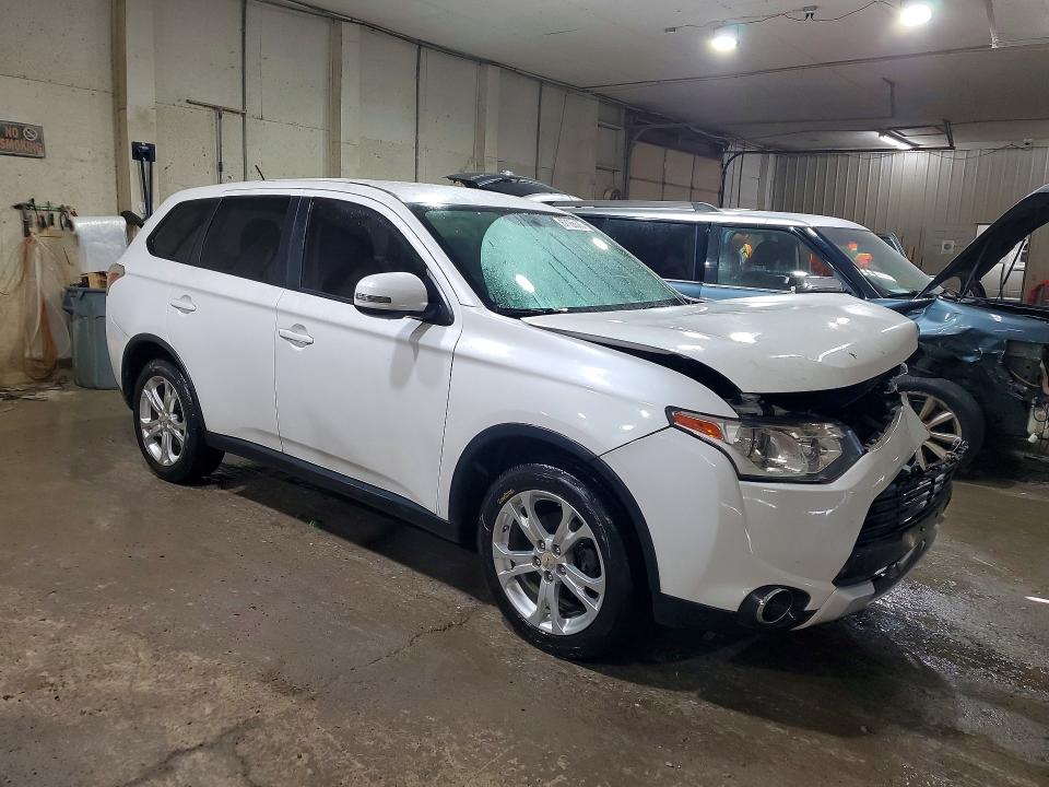 67168526 :رقم المزاد ، JA4AZ3A3XFZ011154 vin ، 2015 Mitsubishi Outlander مزاد بيع