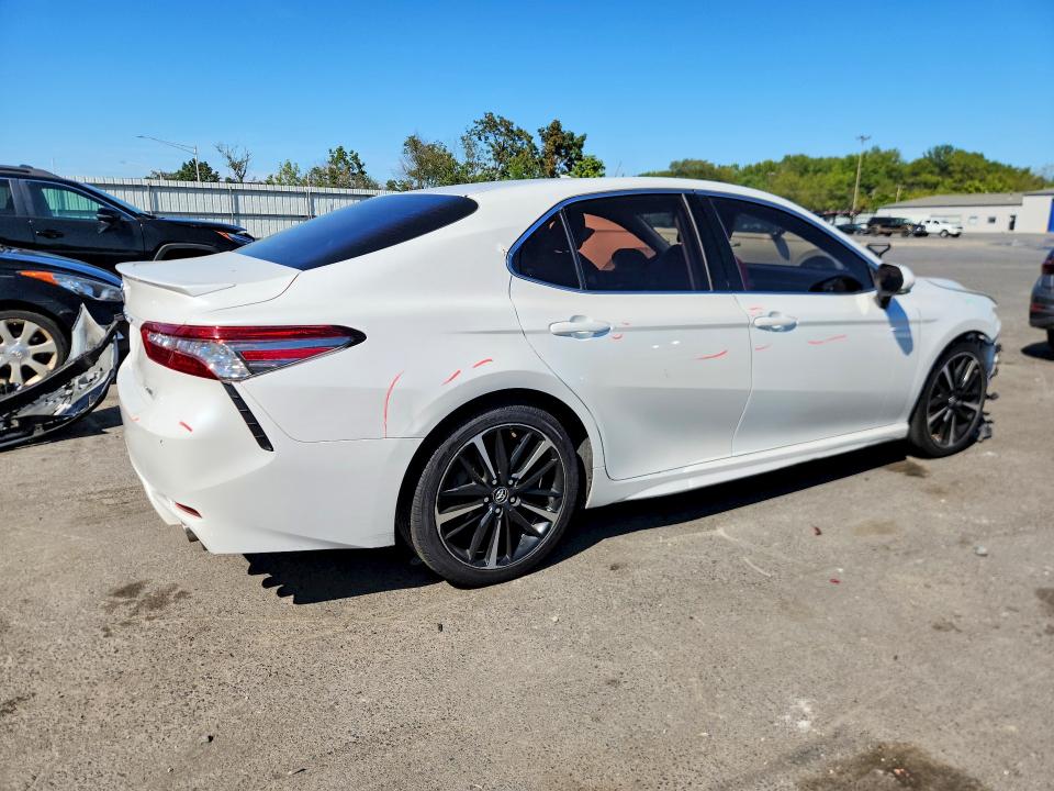 2018 Toyota Camry მანქანა იყიდება აუქციონზე, vin: 4T1B61HK1JU006642, აუქციონის ნომერი: 68574476