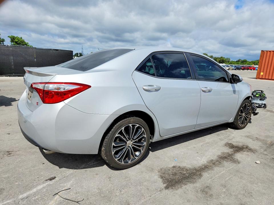 70103136 :رقم المزاد ، 2T1BURHE3FC320462 vin ، 2015 Toyota Corolla مزاد بيع