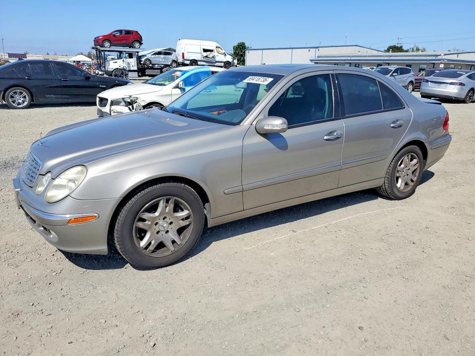 69418736 :رقم المزاد ، WDBUF65J53A333554 vin ، 2003 Mercedes-benz E مزاد بيع