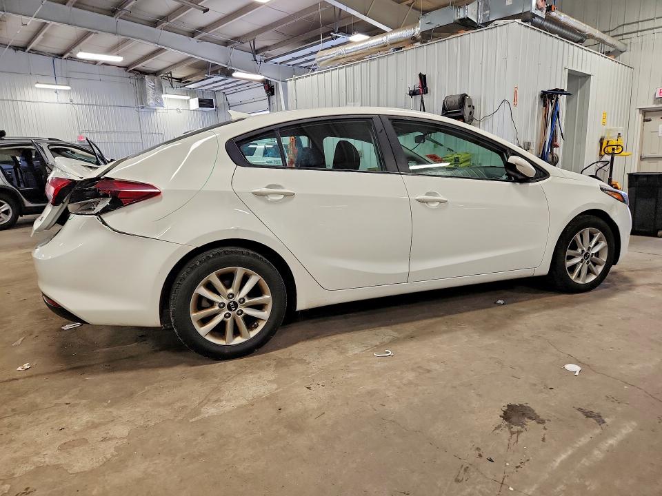 2017 Kia Forte მანქანა იყიდება აუქციონზე, vin: 3KPFL4A79HE113405, აუქციონის ნომერი: 70635366