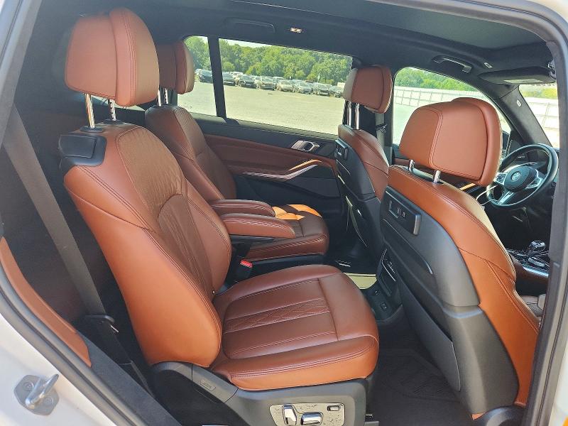 67640526 :رقم المزاد ، 5UXCX6C0XN9M42616 vin ، 2022 Bmw X7 مزاد بيع
