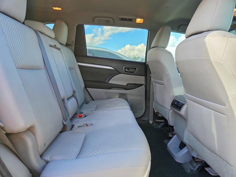 Продаж на аукціоні авто 2015 Toyota Highlander, vin: 5TDBKRFH8FS204636, номер лоту: 70045536