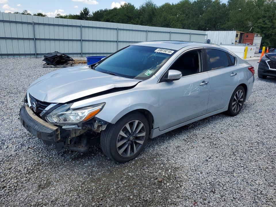 Auction sale of the 2017 Nissan Altima, vin: 1N4AL3AP5HC233039, lot number: 69619216