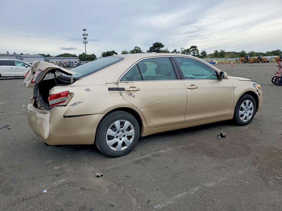 70701326 :رقم المزاد ، 4T4BF3EK8AR021046 vin ، 2010 Toyota Camry مزاد بيع