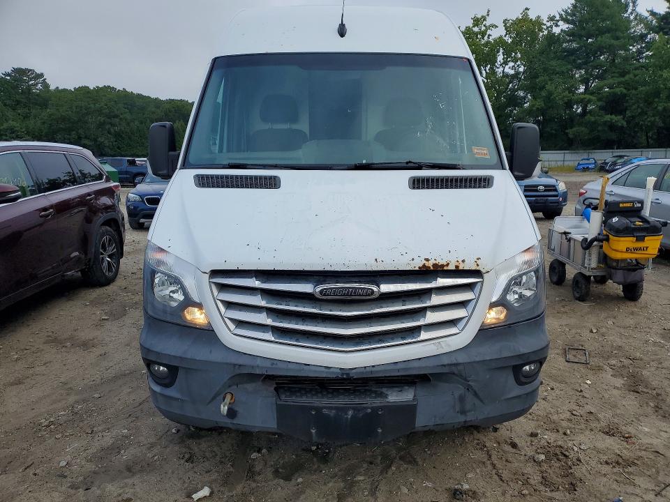 67395716 :رقم المزاد ، WDYPF1CC7E5936060 vin ، 2014 Freightliner Sprinter مزاد بيع