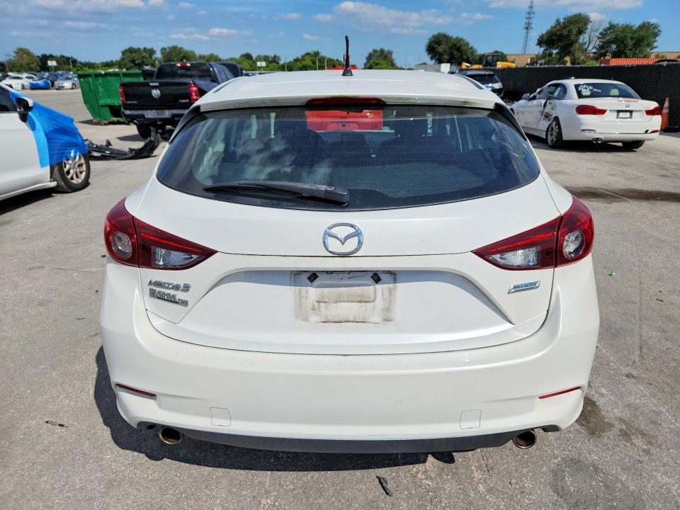 Продаж на аукціоні авто 2018 Mazda 3, vin: 3MZBN1L37JM271297, номер лоту: 70529516