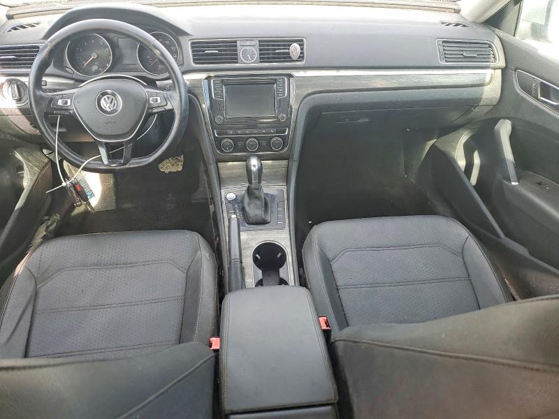68555236 :رقم المزاد ، 1VWGT7A30HC055093 vin ، 2017 Volkswagen Passat مزاد بيع