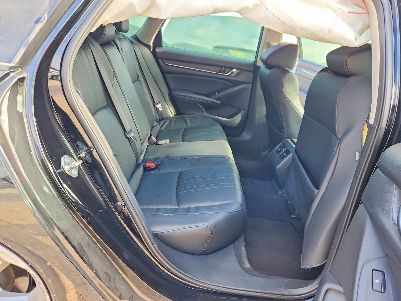 68513356 :رقم المزاد ، 1HGCV2F90JA048076 vin ، 2018 Honda Accord مزاد بيع