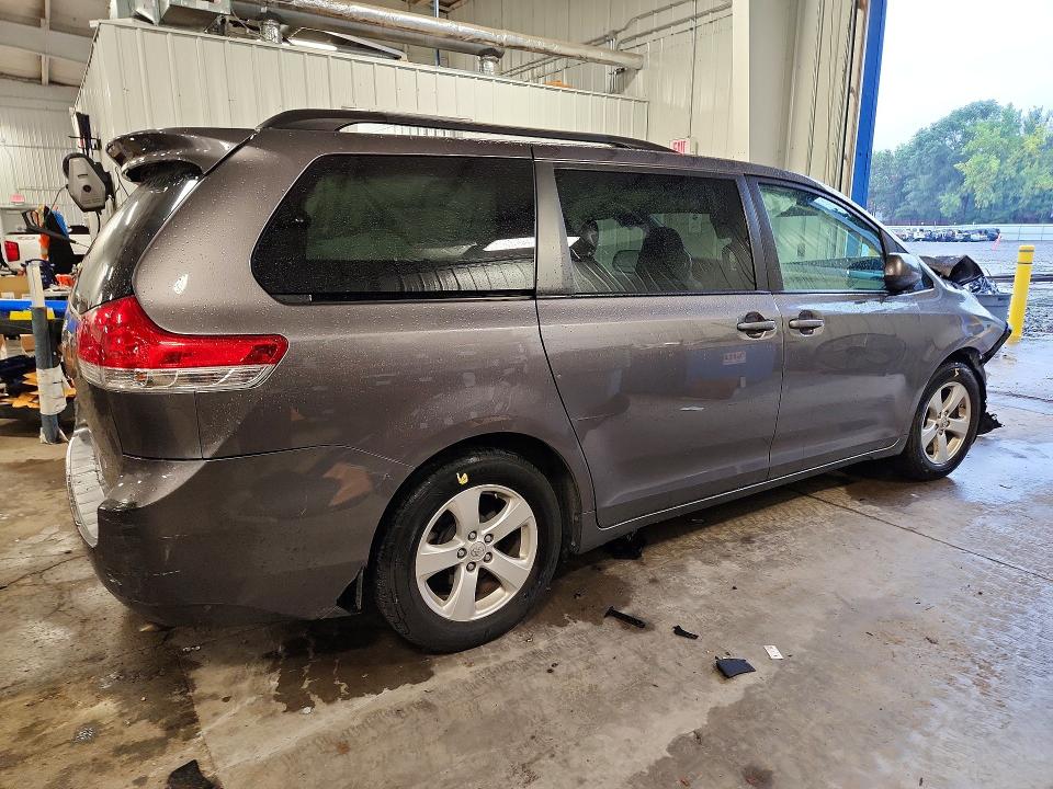 Продажа на аукционе авто 2014 Toyota Sienna, vin: 5TDKK3DC3ES457849, номер лота: 70903646