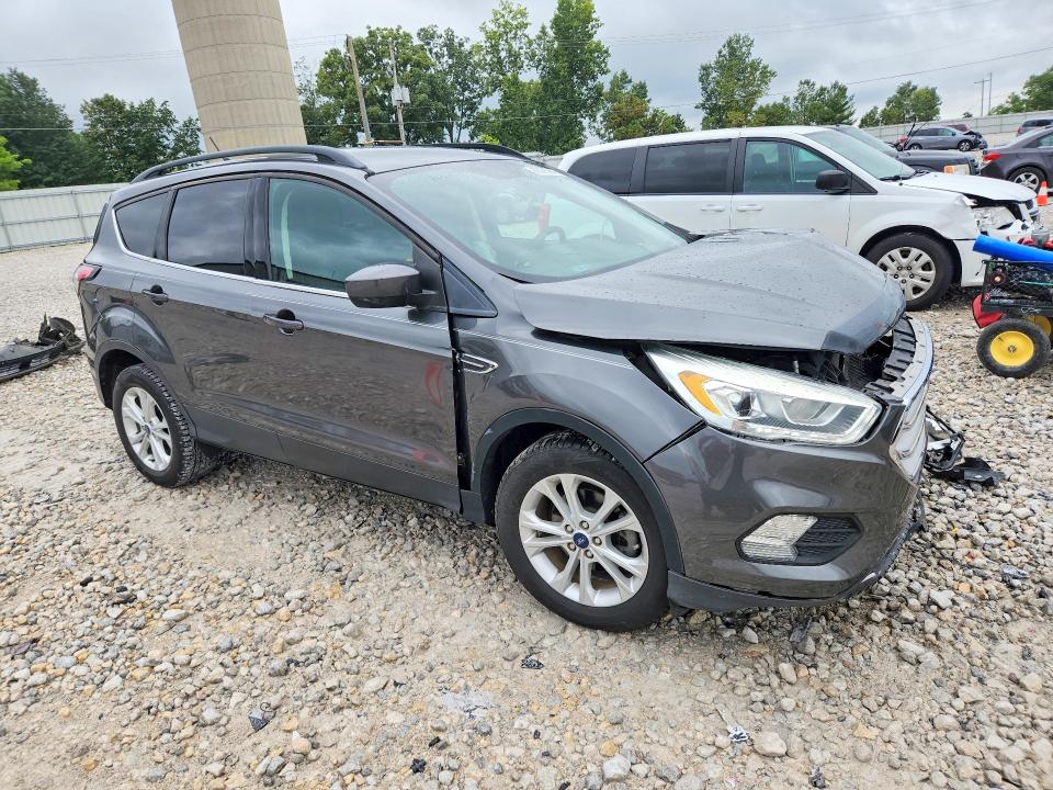 68305846 :رقم المزاد ، 1FMCU0HD3JUB20812 vin ، 2018 Ford Escape مزاد بيع