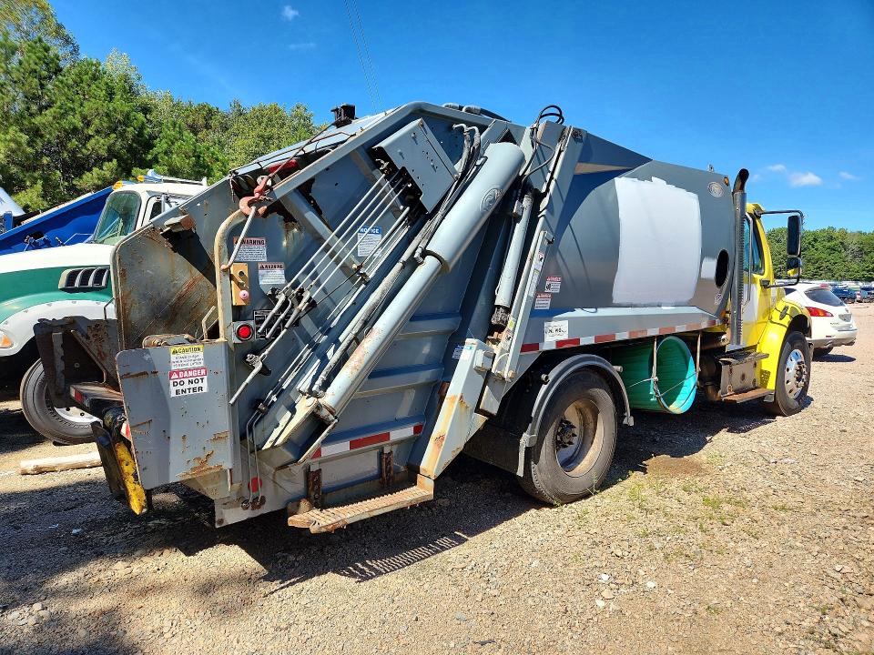 63729586 :رقم المزاد ، 3ALACXDT1FDGB7810 vin ، 2015 Freightliner M2 مزاد بيع