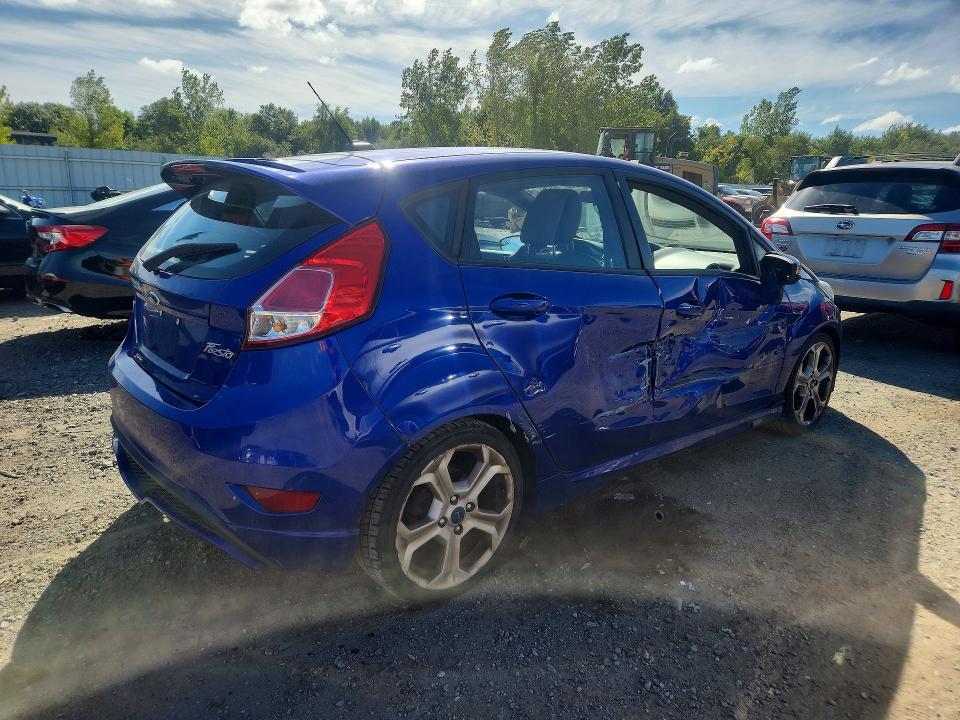 69678536 :رقم المزاد ، 3FADP4GX2FM100412 vin ، 2015 Ford Fiesta مزاد بيع