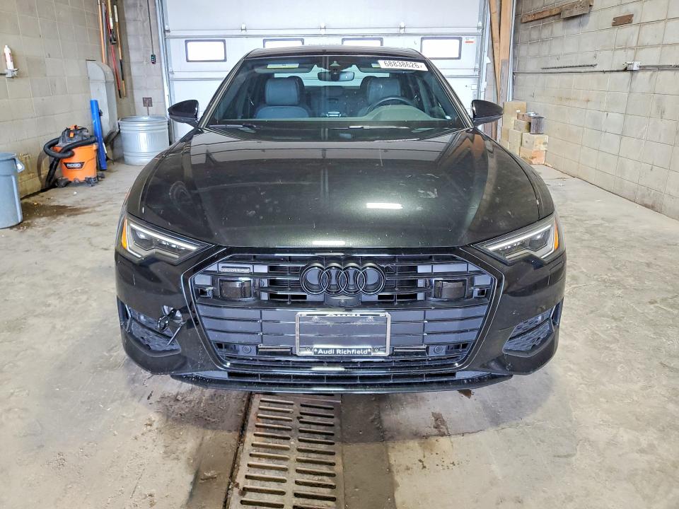 68838626 :رقم المزاد ، WAUE8AF26MN041624 vin ، 2021 Audi A6 مزاد بيع