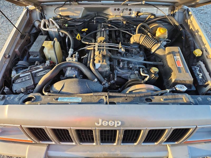 2001 Jeep Cherokee მანქანა იყიდება აუქციონზე, vin: 1J4FF48S21L564412, აუქციონის ნომერი: 67047836