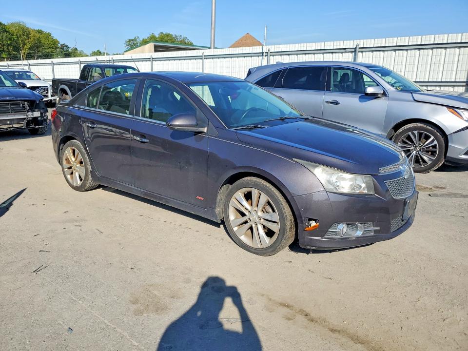 68390116 :رقم المزاد ، 1G1PG5SB3E7399323 vin ، 2014 Chevrolet Cruze مزاد بيع