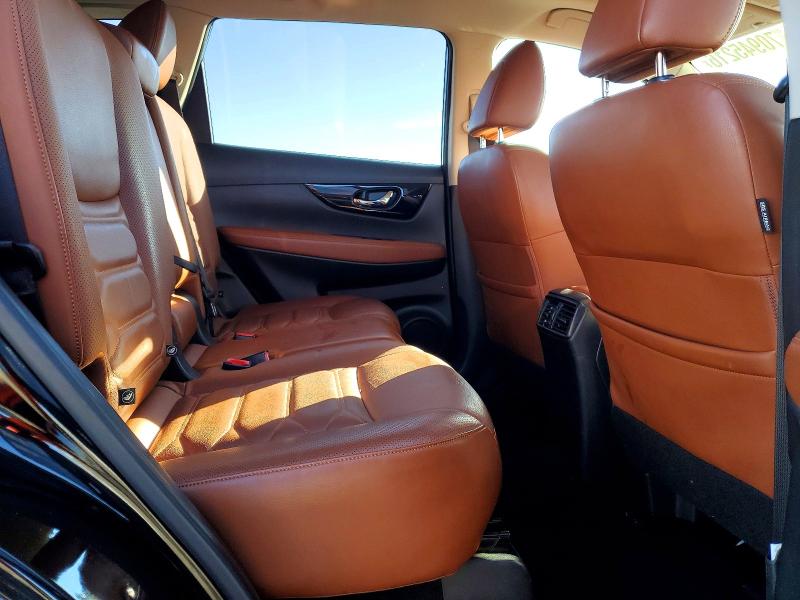 70945216 :رقم المزاد ، JN8AT2MV7JW326667 vin ، 2018 Nissan Rogue مزاد بيع