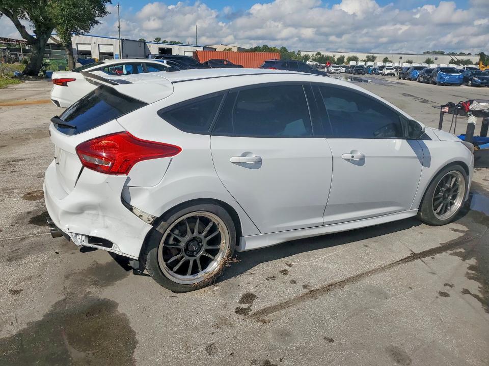 69763156 :رقم المزاد ، 1FADP3L91GL309175 vin ، 2016 Ford Focus مزاد بيع