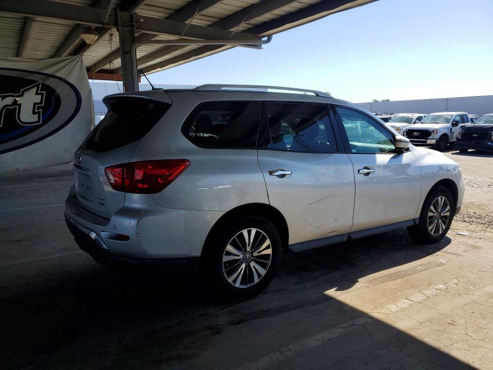 Продажа на аукционе авто 2017 Nissan Pathfinder, vin: 5N1DR2MM4HC618220, номер лота: 69627286