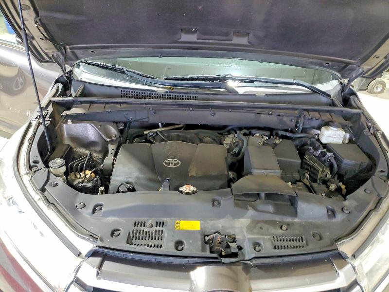 69096656 :رقم المزاد ، 5TDJZRFH6KS988459 vin ، 2019 Toyota Highlander مزاد بيع