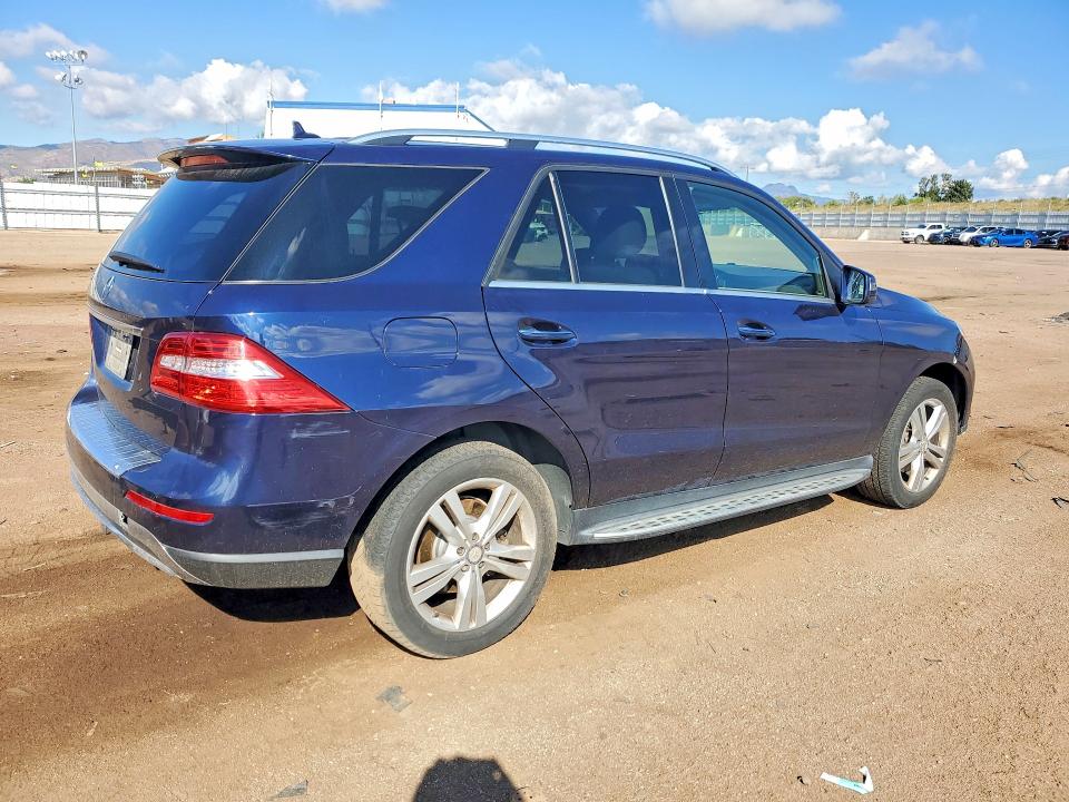 69801506 :رقم المزاد ، 4JGDA5JB2FA527421 vin ، 2015 Mercedes-benz Ml مزاد بيع