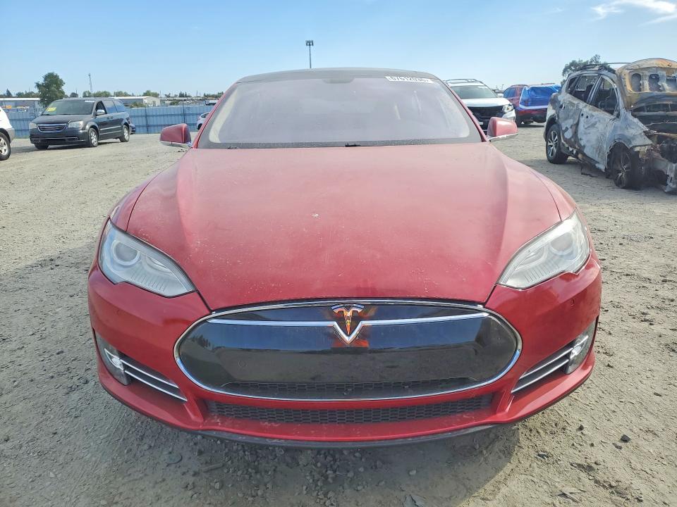 67612036 :رقم المزاد ، 5YJSA1CP8DFP22618 vin ، 2013 Tesla Model S مزاد بيع