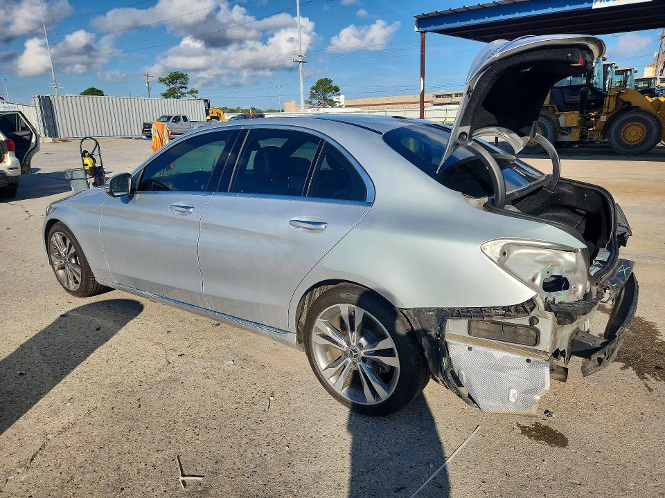 67701396 :رقم المزاد ، 55SWF4JB7JU268402 vin ، 2018 Mercedes-benz C مزاد بيع