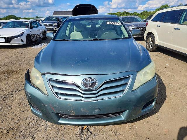 67686536 :رقم المزاد ، 4T1BF3EK6BU692033 vin ، 2011 Toyota Camry مزاد بيع