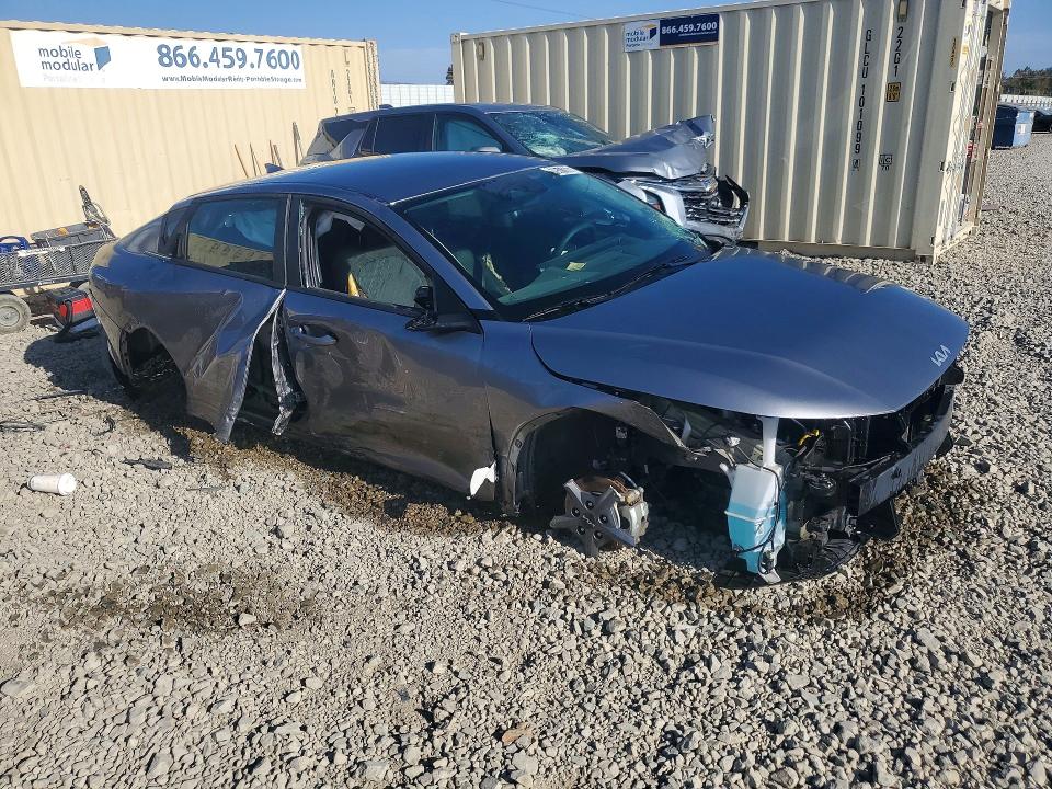 2025 Kia K4 მანქანა იყიდება აუქციონზე, vin: 3KPFT4DE7SE049639, აუქციონის ნომერი: 69577666