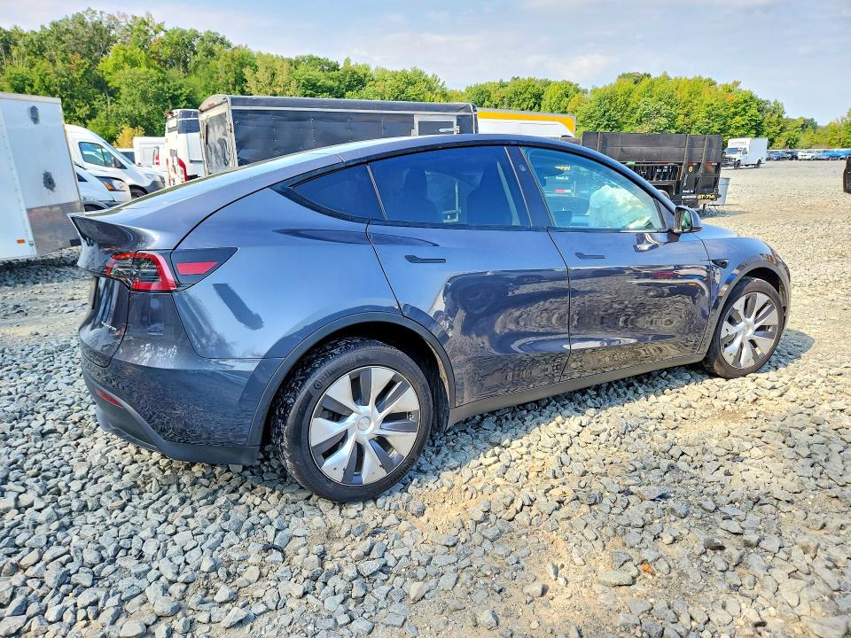 68700736 :رقم المزاد ، 7SAYGAEE4PF844193 vin ، 2023 Tesla Model Y مزاد بيع