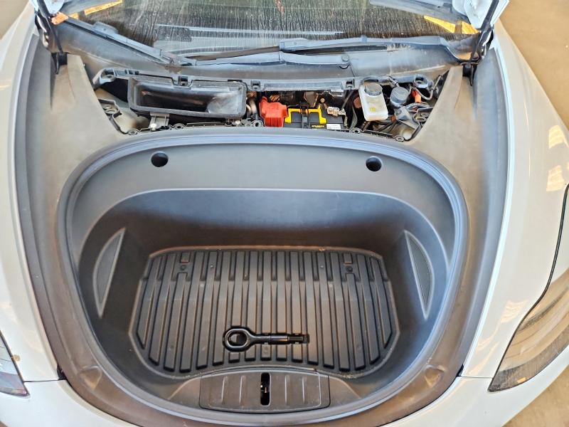 2022 Tesla Model 3 მანქანა იყიდება აუქციონზე, vin: 5YJ3E1EB9NF134142, აუქციონის ნომერი: 68881356