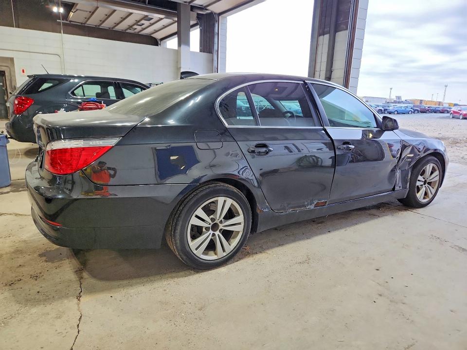 70909536 :رقم المزاد ، WBANV1C51AC388826 vin ، 2010 Bmw 528 مزاد بيع