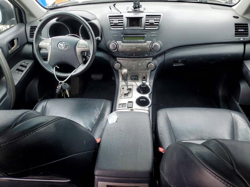 2010 Toyota Highlander მანქანა იყიდება აუქციონზე, vin: 5TDJK3EH8AS015858, აუქციონის ნომერი: 68238476