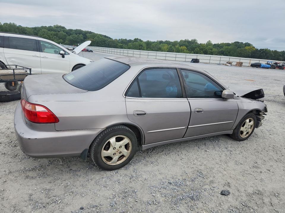 2000 Honda Accord მანქანა იყიდება აუქციონზე, vin: JHMCG5652YC011888, აუქციონის ნომერი: 68633166