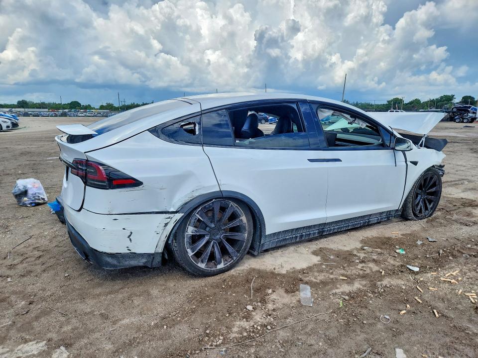 67982056 :رقم المزاد ، 7SAXCDE57NF364445 vin ، 2022 Tesla Model X مزاد بيع